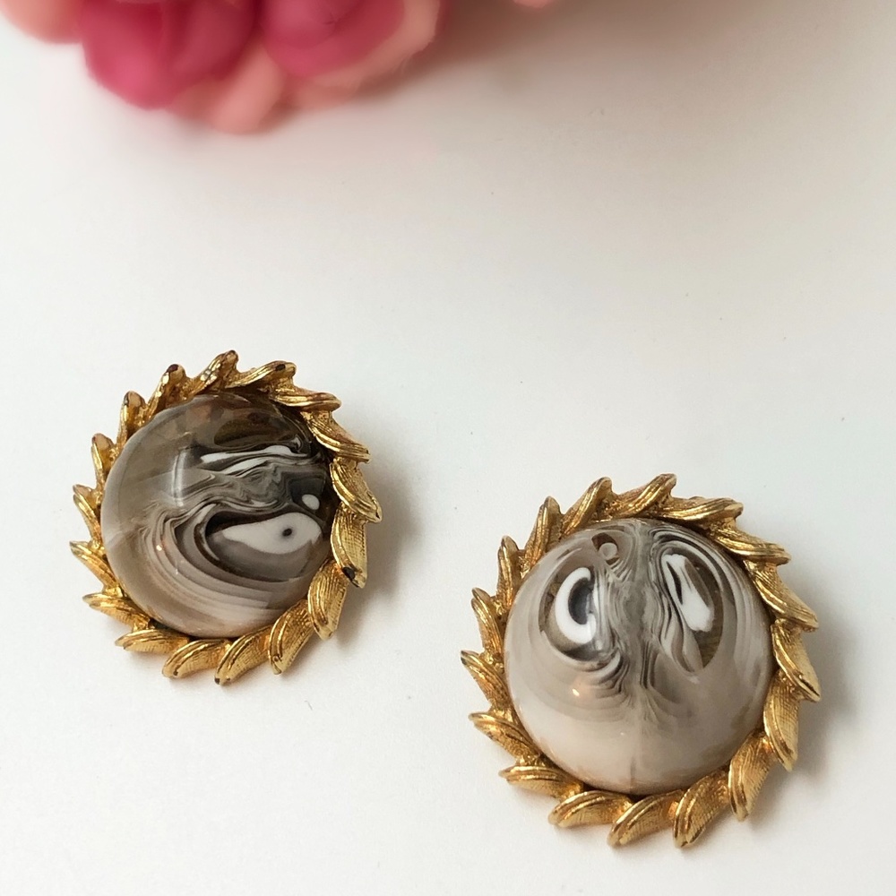 Kramer marbled black, grey, and white domed clip on Earrings